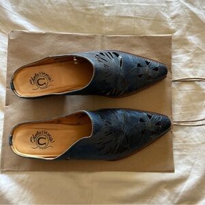 Charlie Horse Vintage Leather Slip On Mules 7.5
